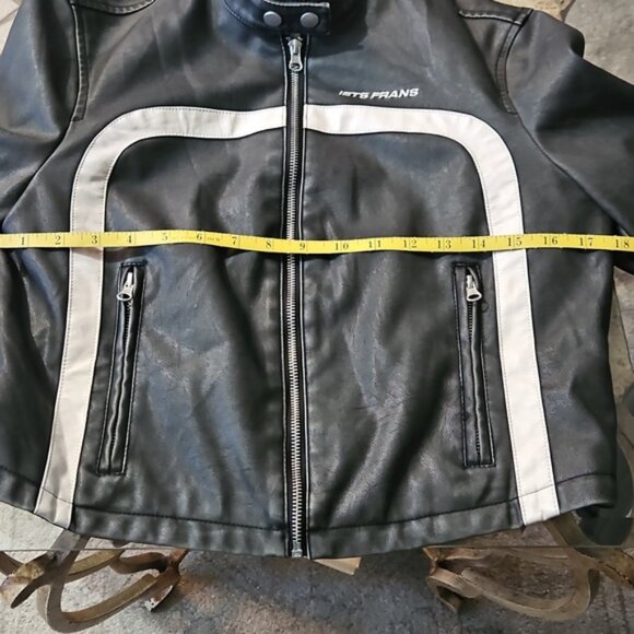 Urban Outfitters Iets Frans Jessy Faux Leather Cropped Moto Jacket Size Medium - Picture 12 of 13